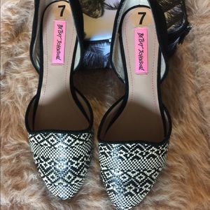 Betsy Johnson Shoes, so Cute !